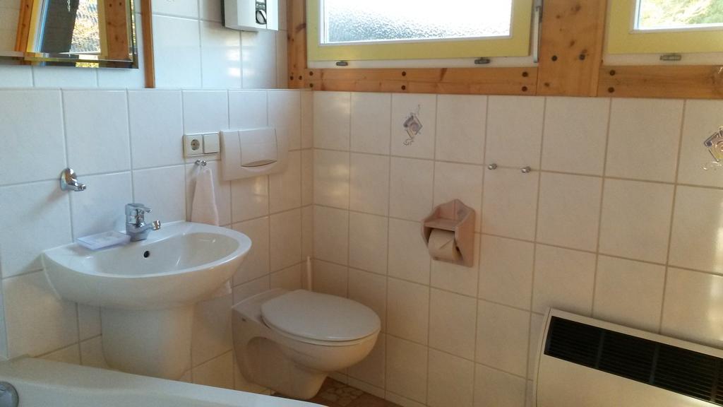 Nurdachhaus Ferienpark Schellbron Schellbronn Room photo